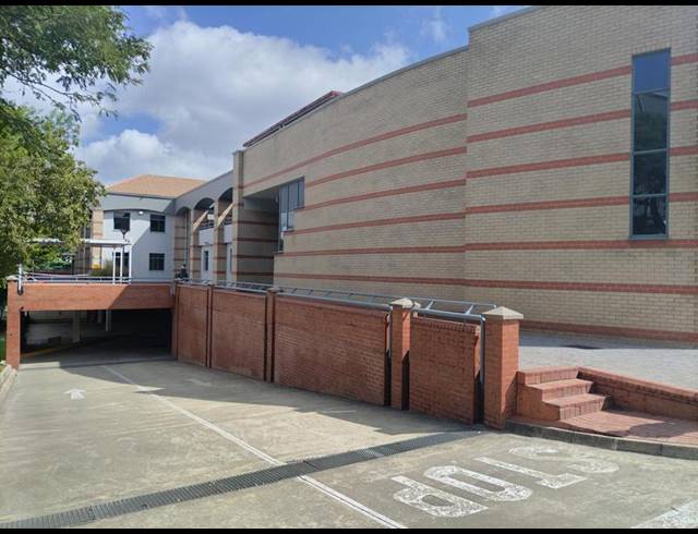 INDUSTRIAL PROPERTY TO RENT IN HALFWAY HOUSE